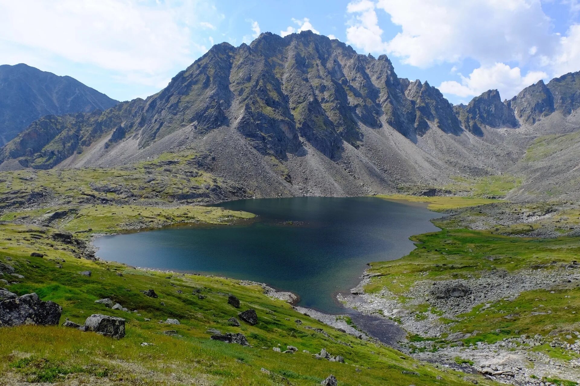Парки бурятии. Заповедник в тункинской долине. Национальный парк россии баргузинский. Национальный парк тункинский иркутск. Река темник байкальский заповедник.