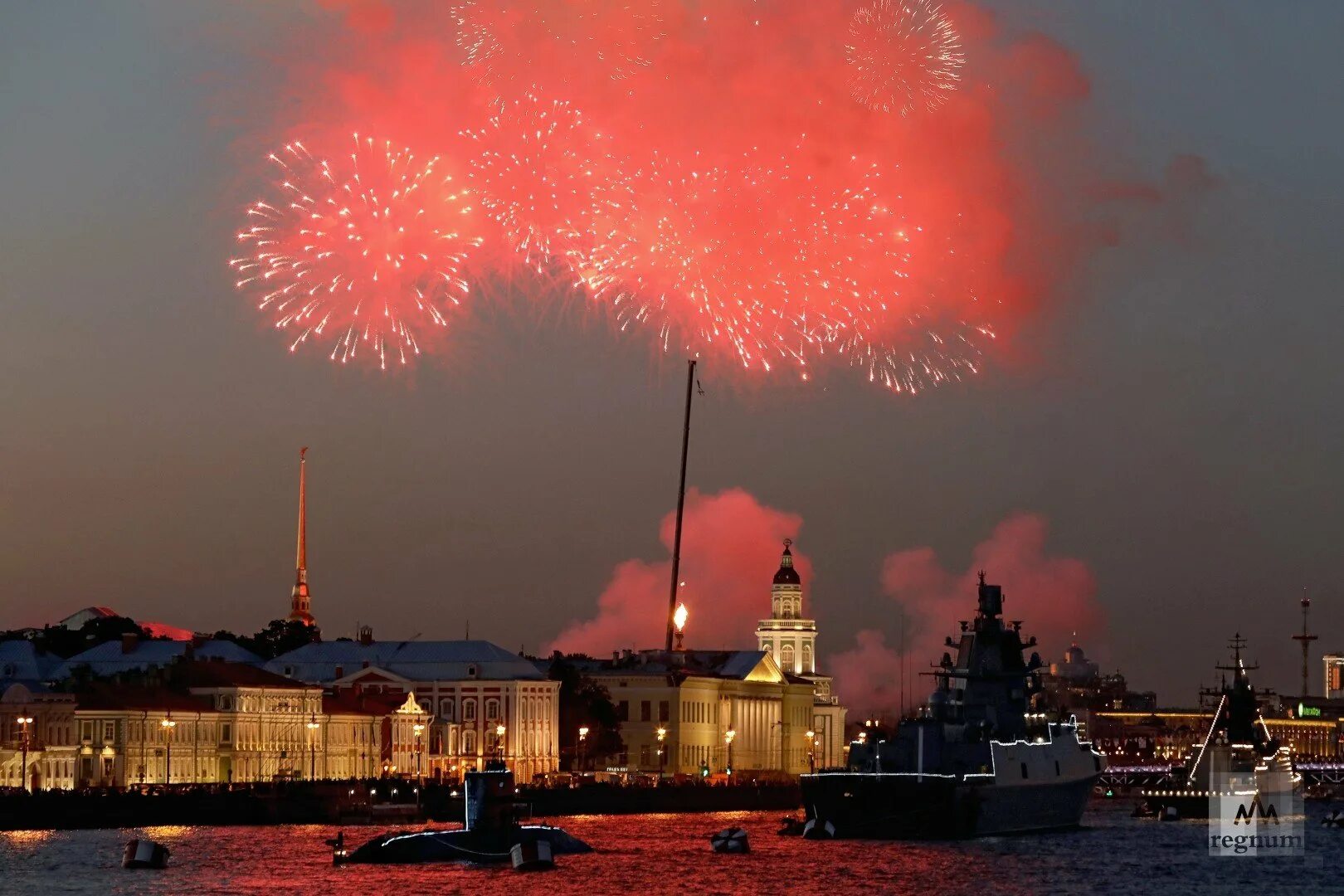 Салют победы в спб. Сегодня салют будет в санкт петербурге. Салют над петропавловской крепостью. Сегодня салют будет в санкт петербурге. Алые паруса санкт-петербург салют.