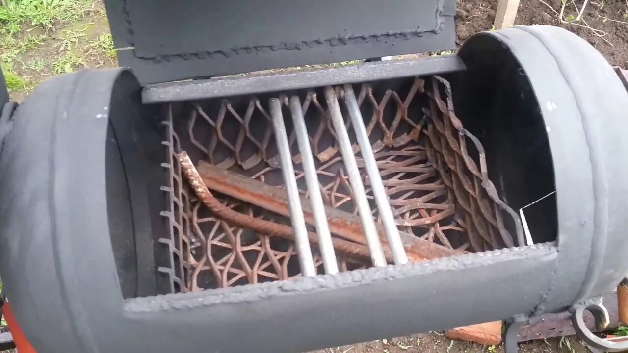 Коптильня из бойлера. Мангал из газового баллона. коптильня из газового баллона. барбекюшница из газового баллона. мангал коптильня смокер из газовых баллонов.