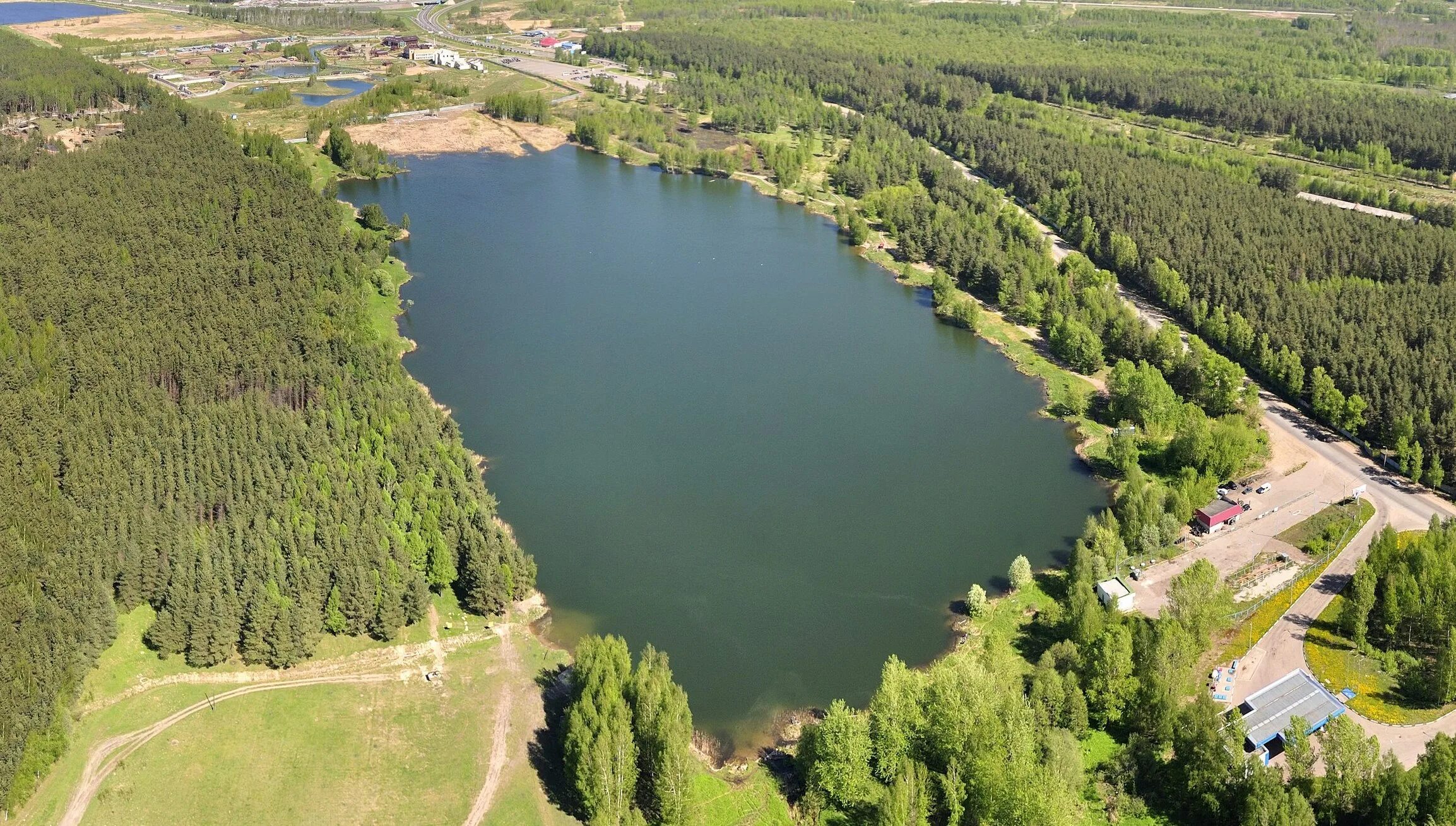 Водоем сверху