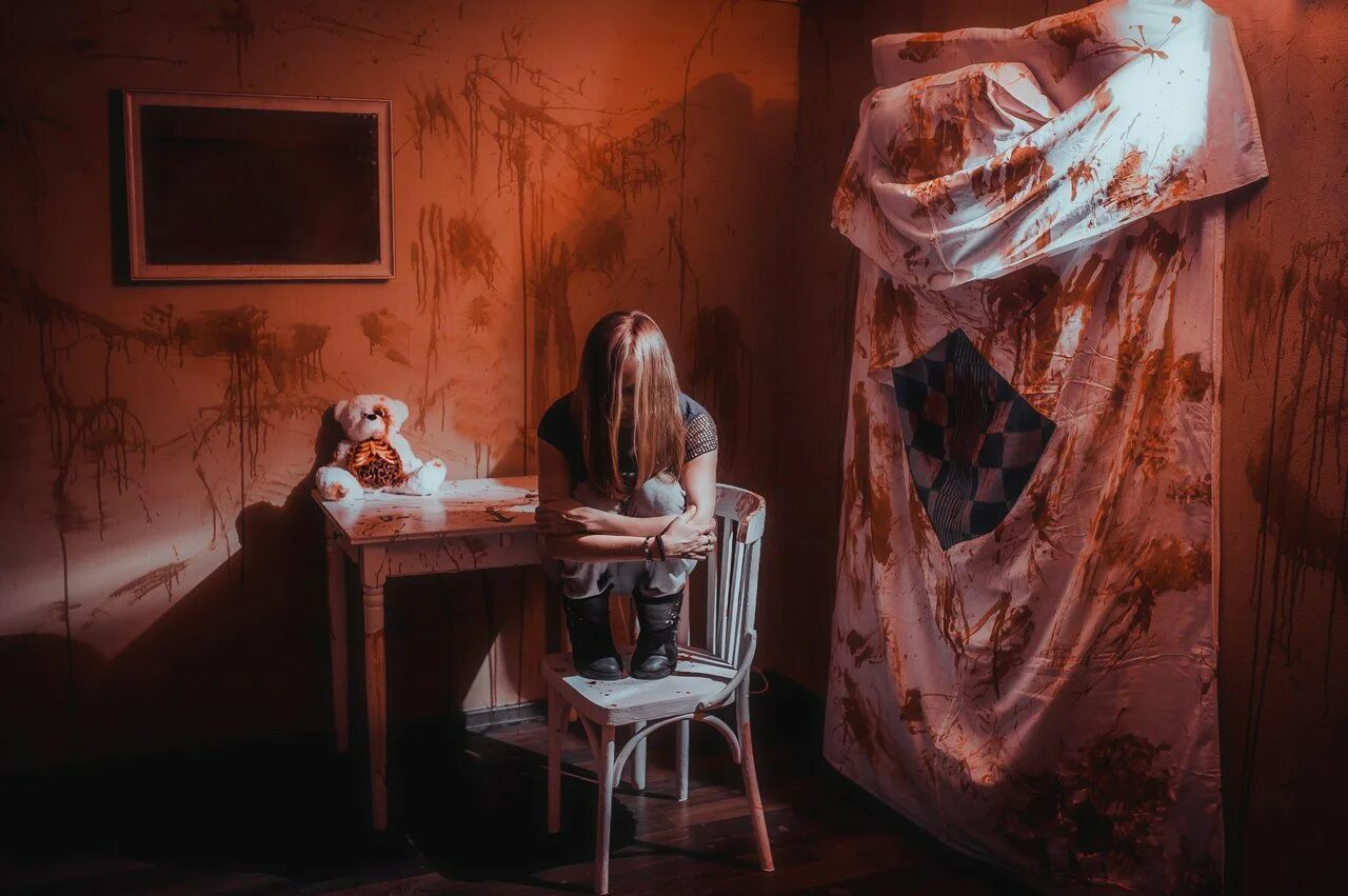 Хоррор квесты калининград. Квест кошмар на улице вязов. квест фредди крюгер москва. волгоград квест хоррор кошмар на улице вязов.