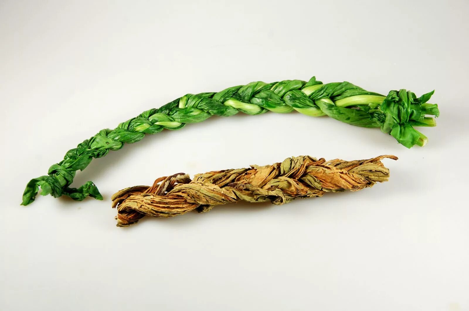 Конский щавель авелук. Конский щавель авелук. Авелук сушеный. Авелук косичка. Авелук сушеный.