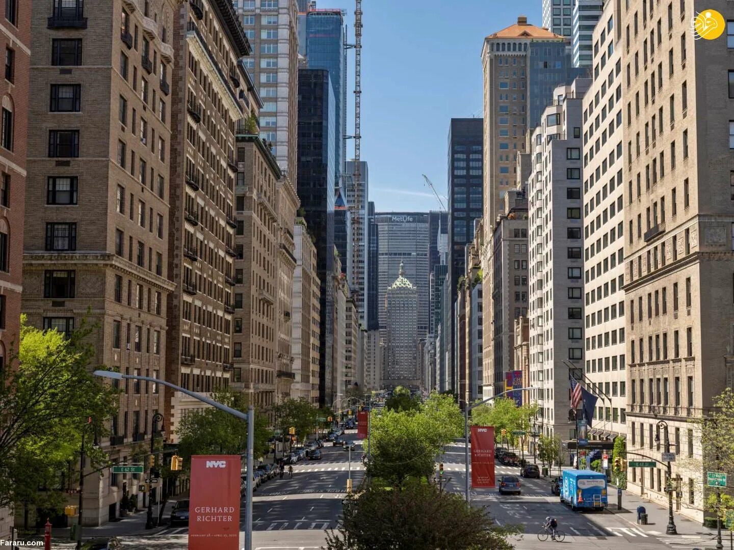 New york city streets. Парк Авеню Нью-Йорк. Муниципальное здание Манхэттена в Нью-Йорке. Нью-Йорк Манхеттен улицы. Нью Йорк улица в Нью Йорке.