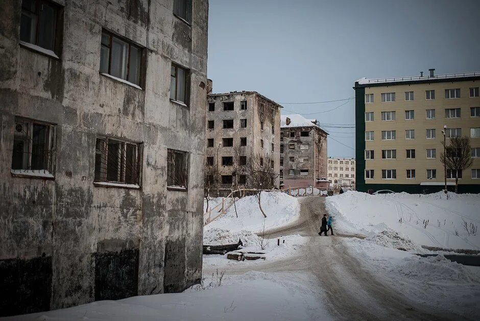 Заброшенный город Гаджиево. Норильск руины. Заброшенный Мурманск. Заброшенные города Мурманской области. 30 закрытых городов