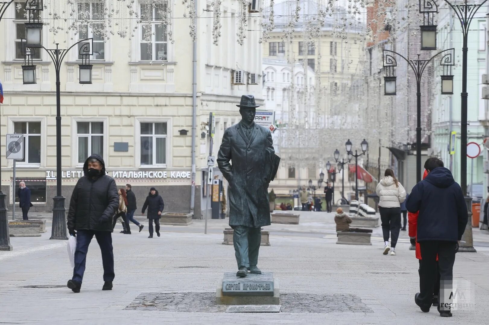 Прокофьев Камергерском переулке памятник. Памятник Прокофьеву в Москве в Камергерском переулке. Памятник Сергею Прокофьеву в Москве. Музей Сергея Прокофьева (Москва) Камергерский переулок. Камергерский переулок масленица