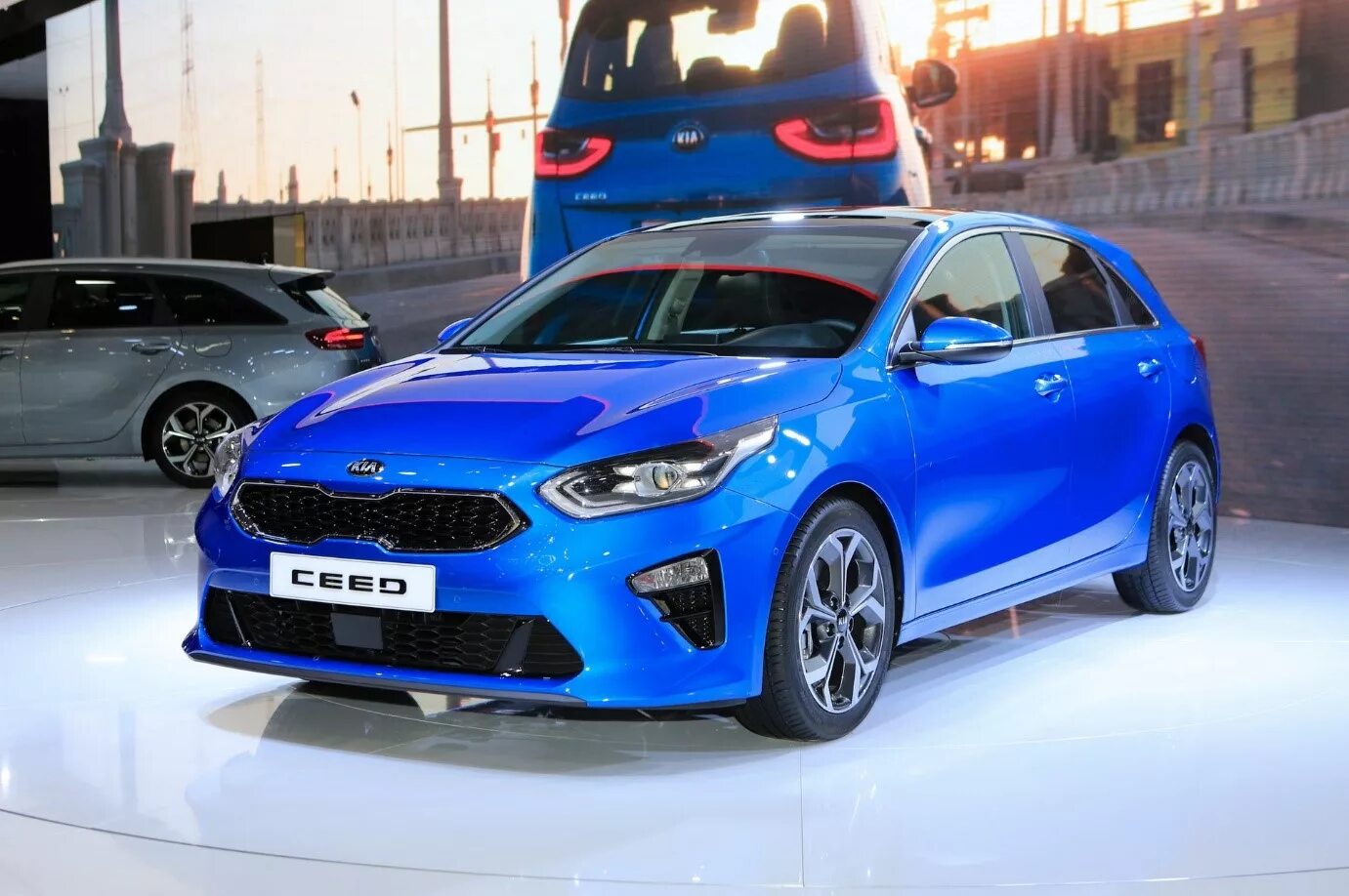 Ростов новые киа. Kia Ceed 2019. Kia Ceed 2018. Kia Ceed 2019 хэтчбек. Kia Ceed 2018 хэтчбек.