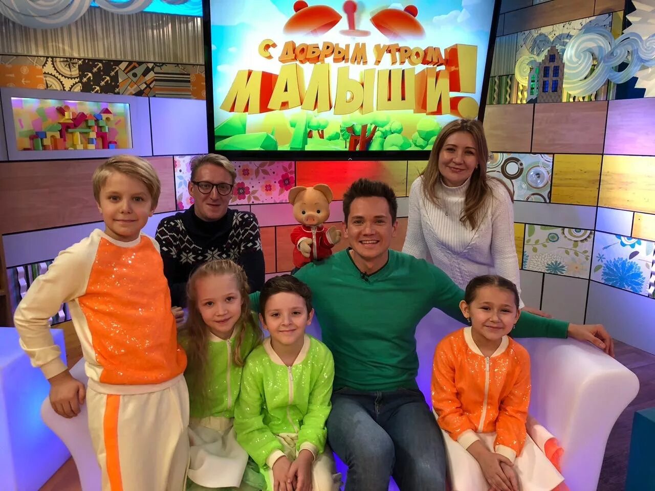 телеигра сто к одному. ведущий сто к одному уволился. «время покажет» выпуск от 26. телеканал карусель с добрым утром малыши. ток шоу.