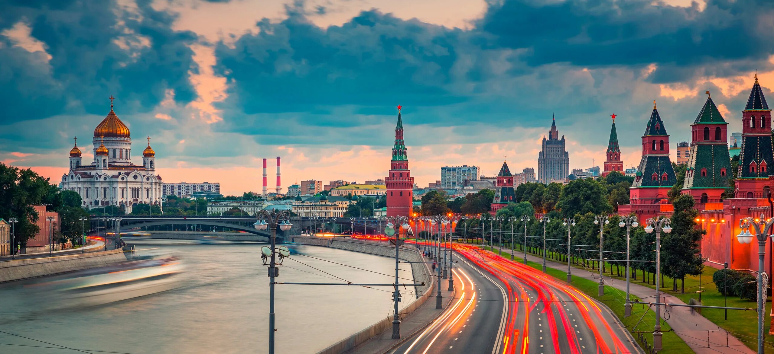 Бульварное кольцо Москвы. Бульварное кольцо Москвы достопримечательности. Москва в марте. Туристы в Москве. Москва какая готовность