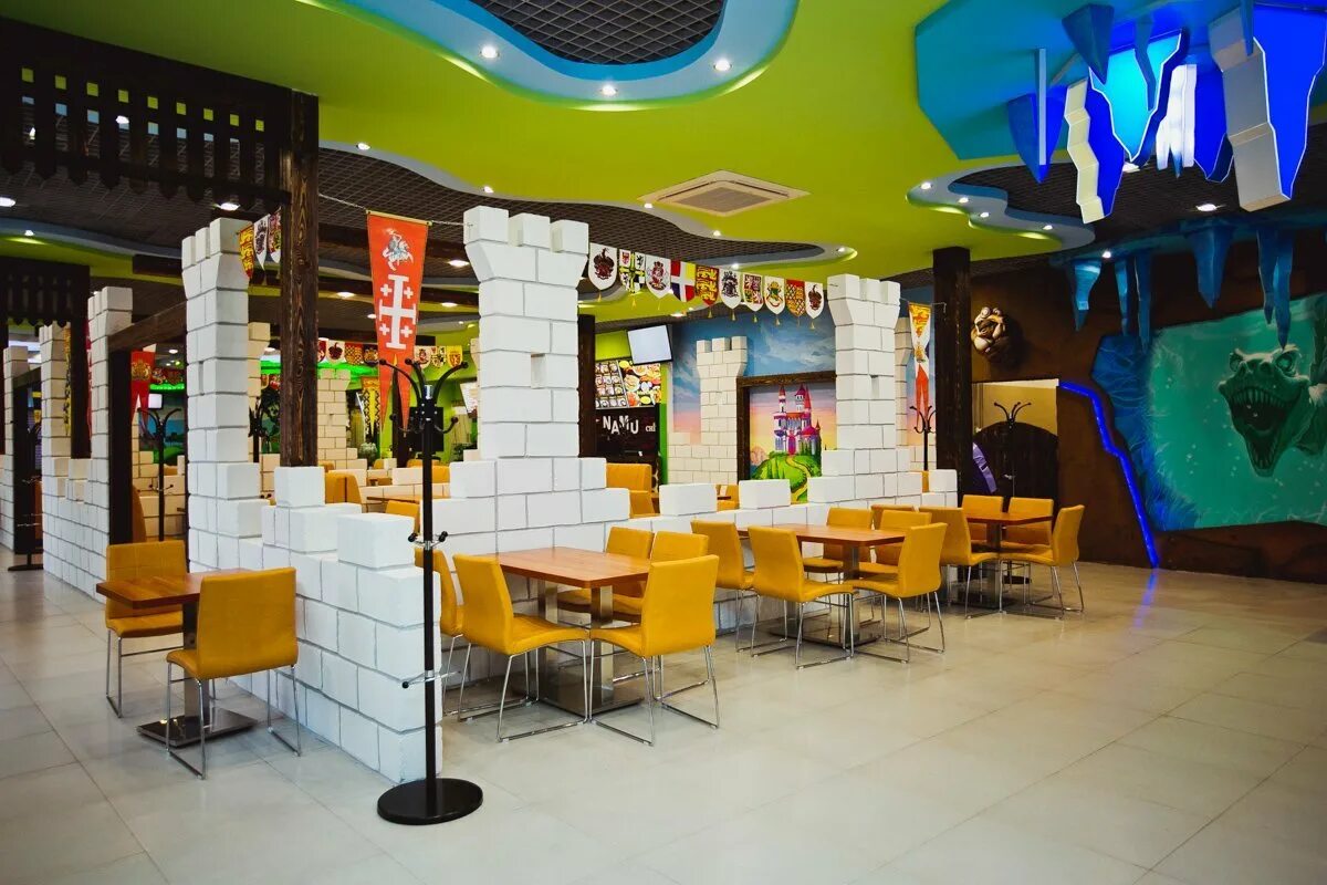 Батутный центр уссурийск панда. Куда можно сходить в уссурийске. Суворовский парк уссурийск. Уссурийск утёсное будда. Уссурийск центр города.