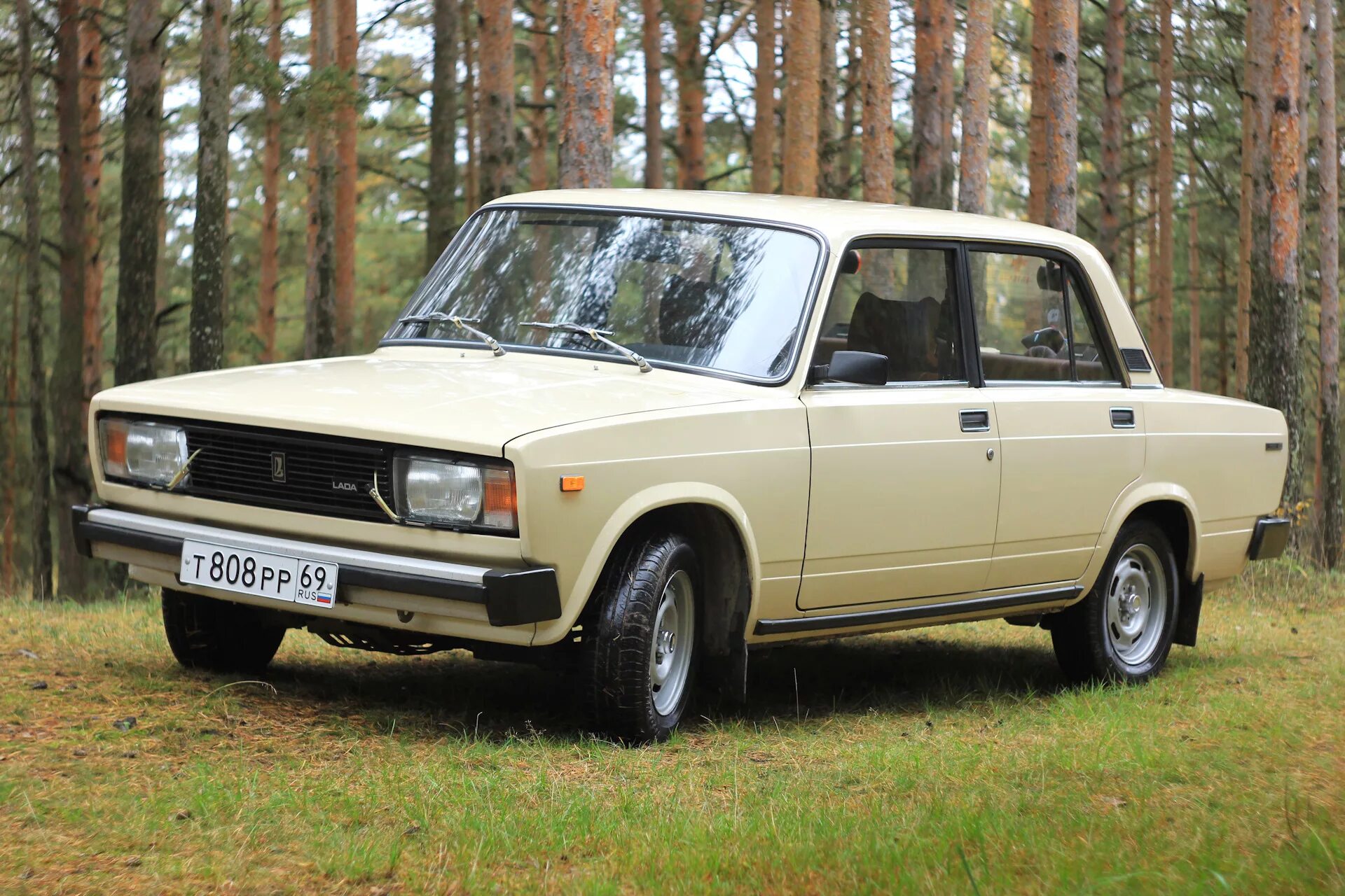 Автомобили ваз 21. ВАЗ 2105. ВАЗ-2105 «Жигули». Lada (ВАЗ) 2105. Пятерка ВАЗ 2105.