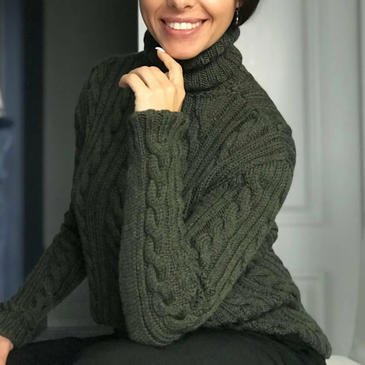 Кофта с горлом. Свитер женский. Свитер женский. Пуловер ким харгривз. Водолазка вязаная женская.