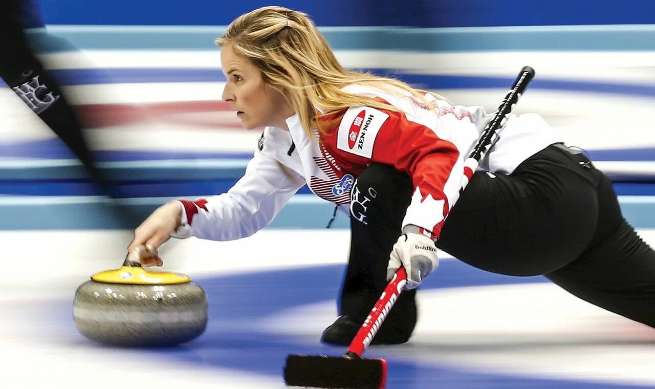 Свипинг керлинг. Спорт со шваброй. Спорт со шваброй. Упражнения со шваброй. Керлинг арена красноярск.