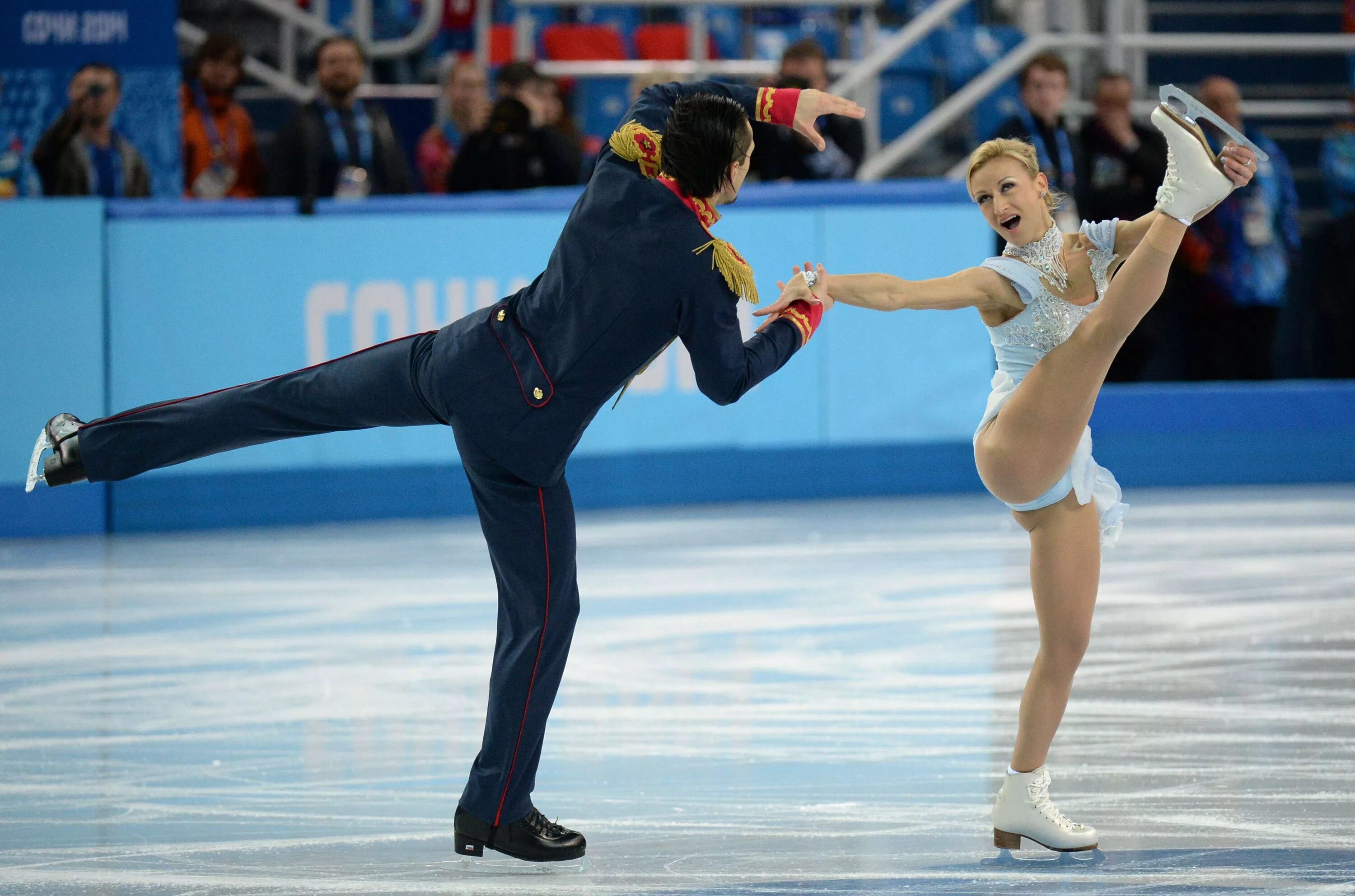 Ice skating sport. Фигурное катание. Канапе фигурные. Фигурист. Фигурное катание фото.