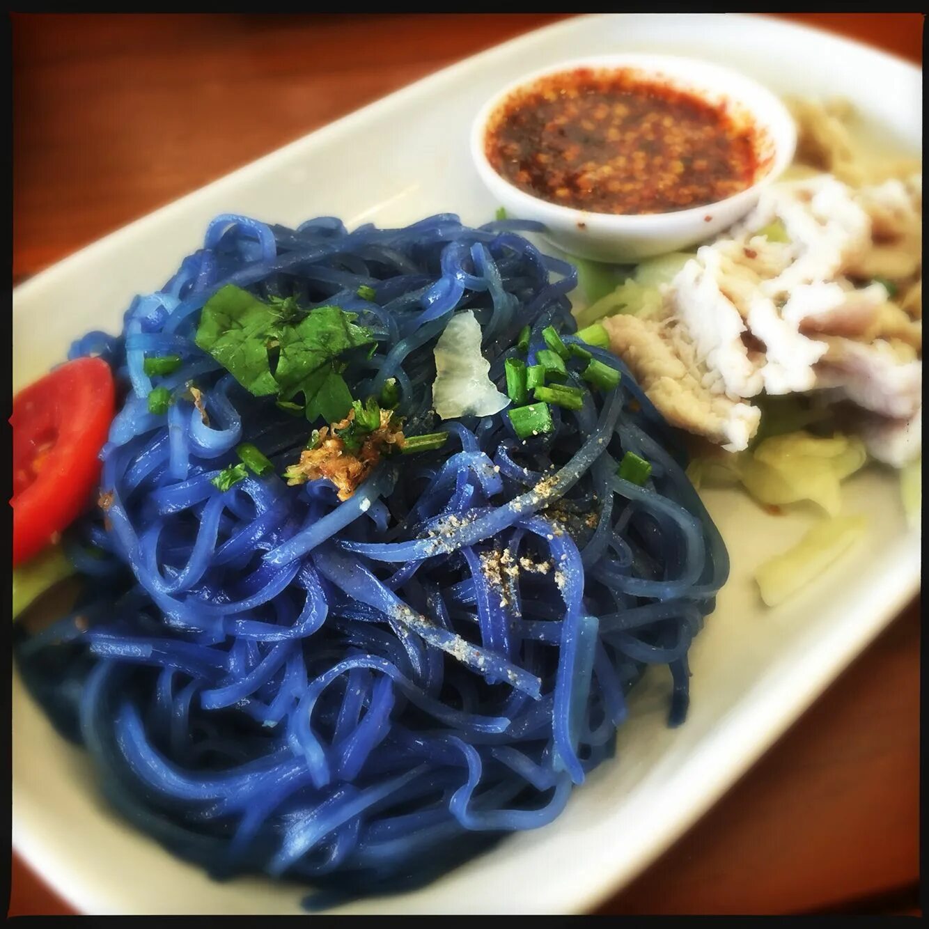 Синяя еда. Макароны добродея. Синяя паста макароны. Синие макароны. Голубые сладости.