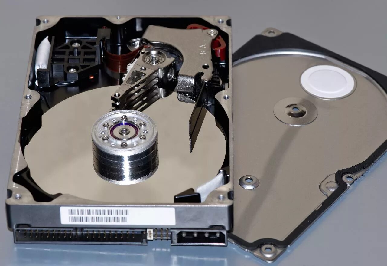 Пользоваться внешним диском. Жесткий диск винчестер 1973. Внешний жёсткий диск 4 тб для пс4. Пользоваться внешним диском. Неисправный жесткий диск.