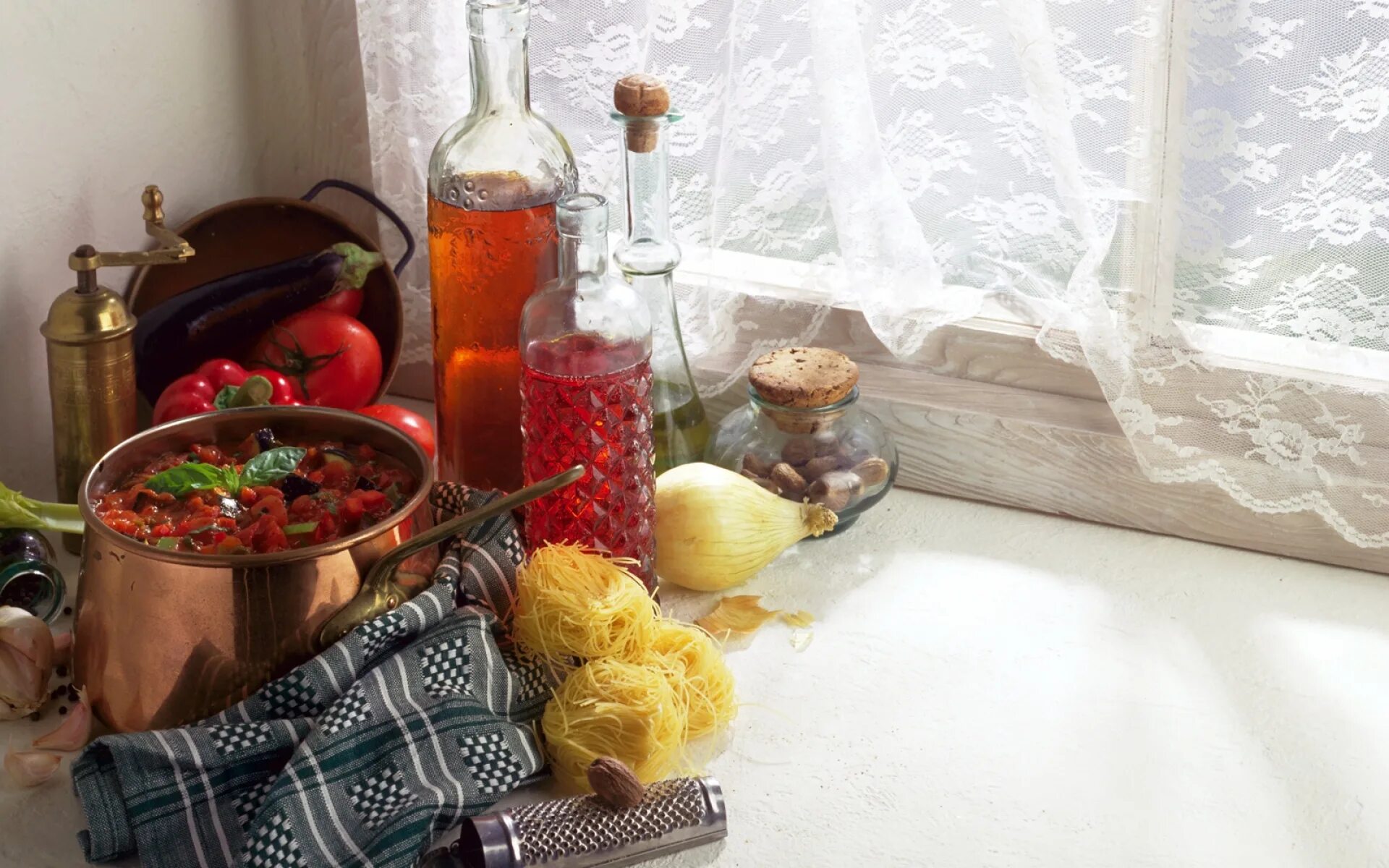 Помнишь на кухонном столе. Домашний натюрморт. натюрморт на кухонном столе. натюрморт в домашних условиях. натюрморт фотография в домашних условиях.