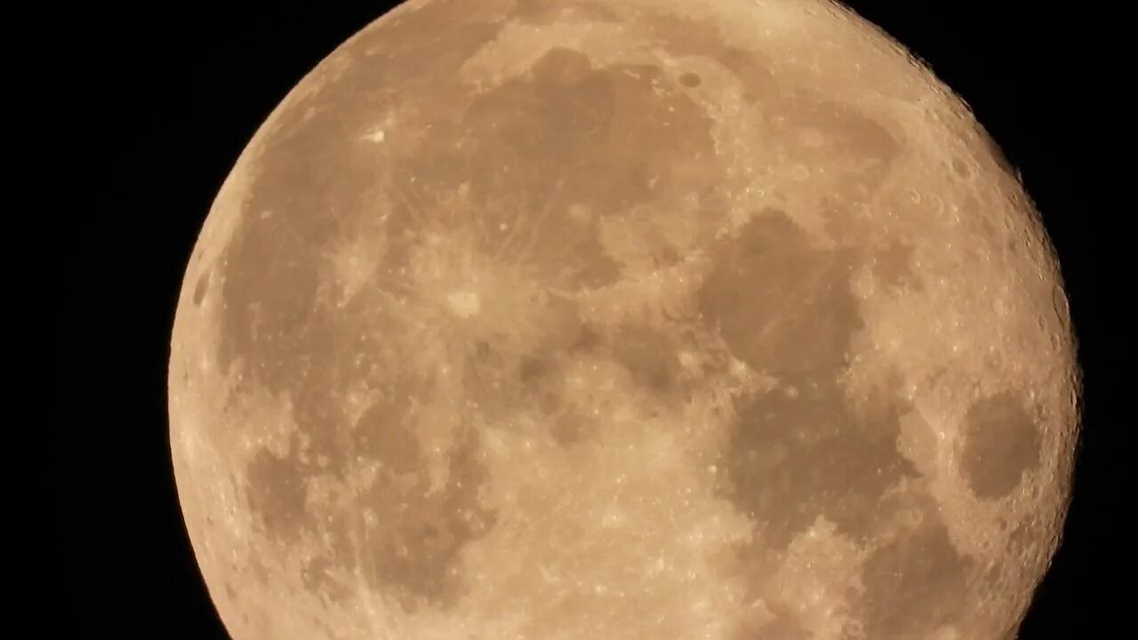 23 апреля луна. Снимки Луны. Луна 25. Луна в 25.09.2007. Луна 23 августа 2003 года.