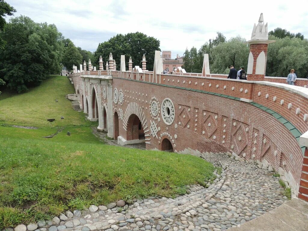 Брянск проспект ленина мост через овраг. Виадук гленфиннан в шотландии. Сооружение через овраг в виде моста 6. Большой мост через овраг в усадьбе царицыно. Мост через овраг яштуга.