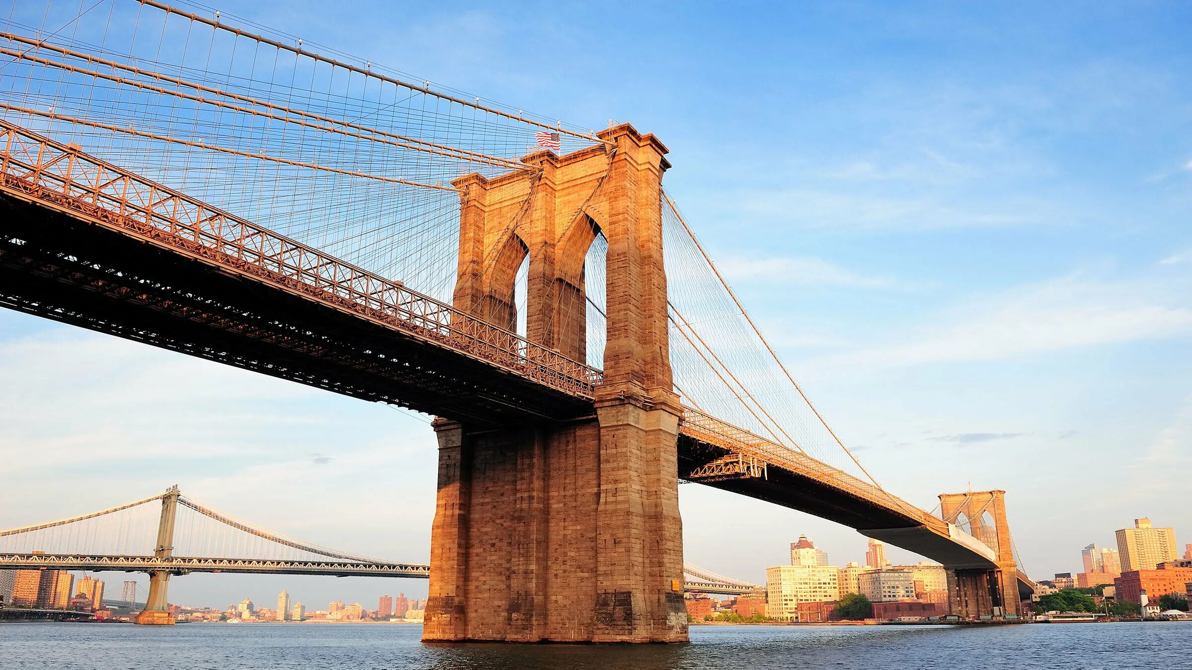 Бруклин мост. Бруклинский мост Нью-Йорк. Достопримечательности Нью Йорка Бруклинский мост. Архитектура Нью-Йорка Бруклинский мост. Мосты через Ист Ривер.
