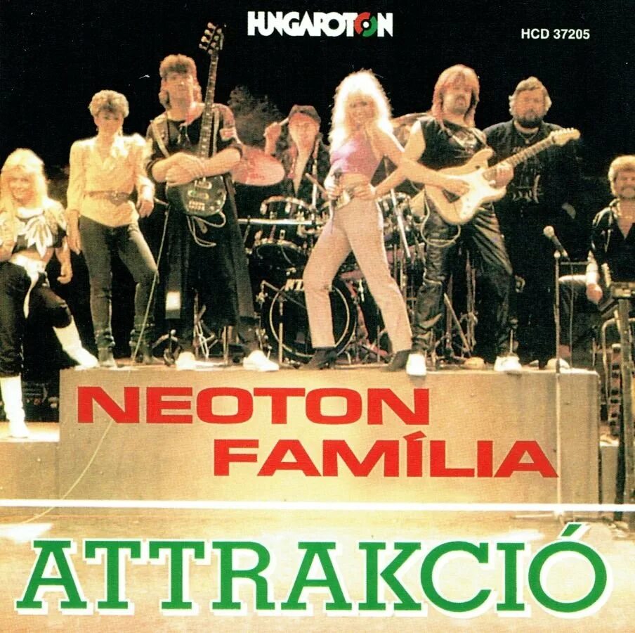 Неотон фэмили девушки участницы группы. Neoton familia a familia. Neoton familia винил. Солистки неотон. Неотон фэмили.