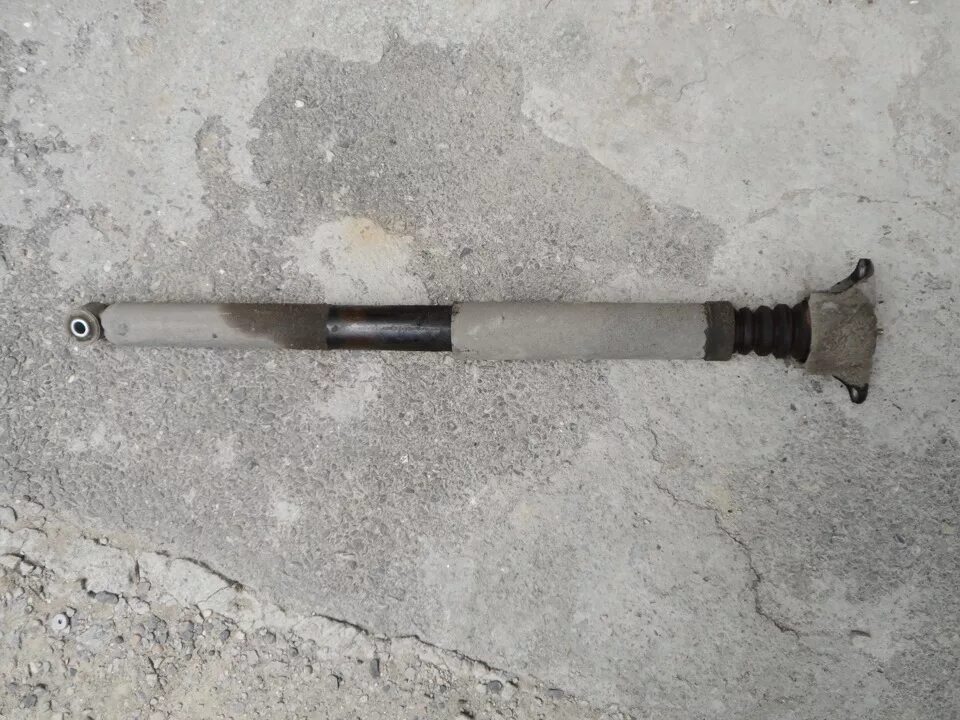 Замена задних амортизаторов - Ford Focus II Sedan, 1,6 л, 2005 года своими рукам