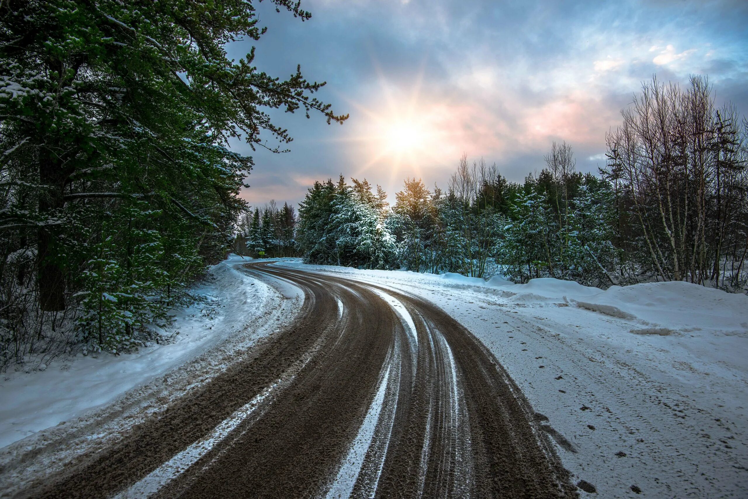 Сон дорога снег. Зимние дороги. Снежная дорога. Заснеженная дорога. Зимняя трасса.