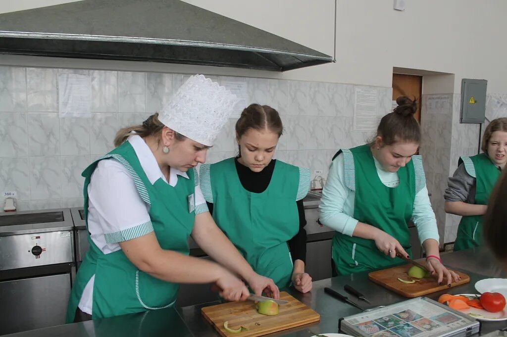 Тулунский аграрный техникум общежитие. Аграрный техникум Иркутск. Продавец столовая. Сельскохозяйственный колледж. Колледж кассир