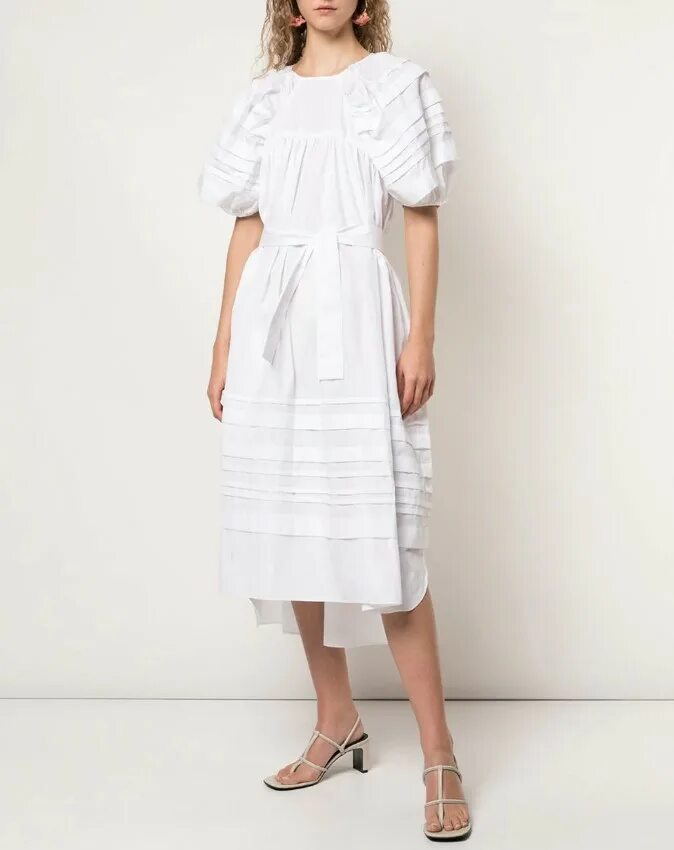 Воздушное летнее платье. Платье летнее из батиста. Платье из батиста с вышивкой с воланами. Туника из батиста с оборкой на плечах и вышивкой. Красивые платья из батиста.