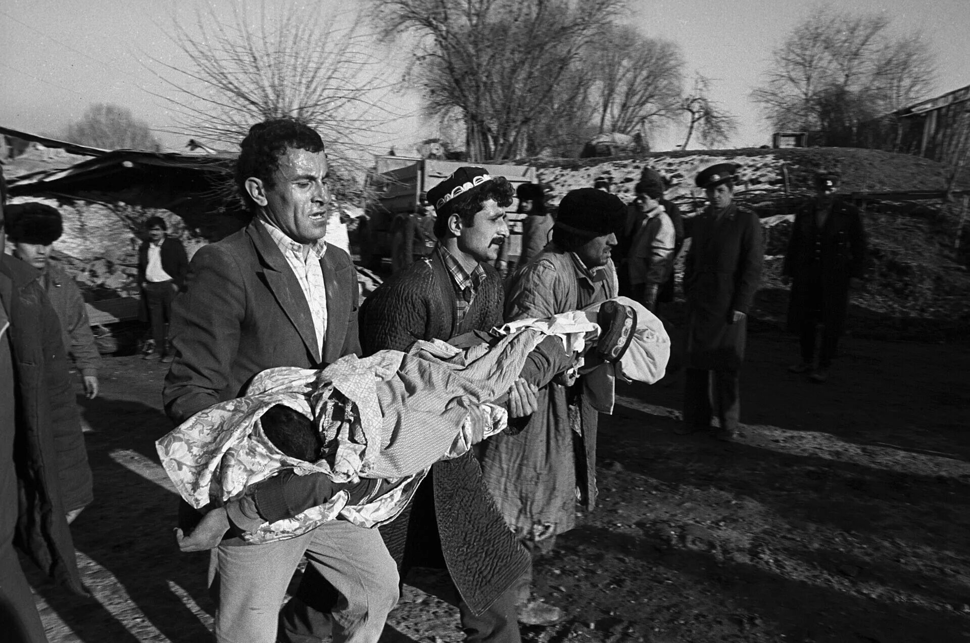 Таджики в ссср. Таджикистан Гиссар Шарора. Землетрясение в Таджикистане 1989. Шарора землетрясение Гиссарский.