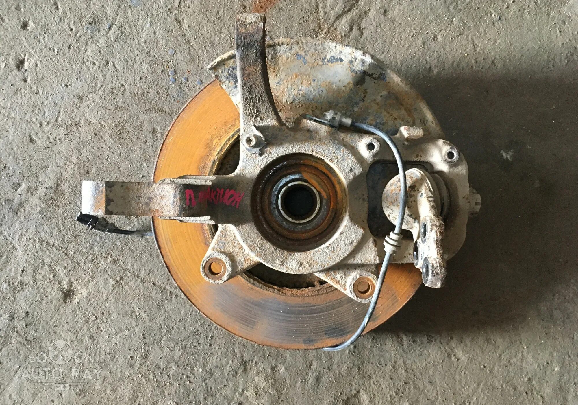 Задний поворотный кулак реджровер спорт 2010. Поворотный кулак тойота витц. Кулак поворотный ваз 2108 передняя. Задняя ступица byd f3. Toyota sienna 2015 поворотный кулак.