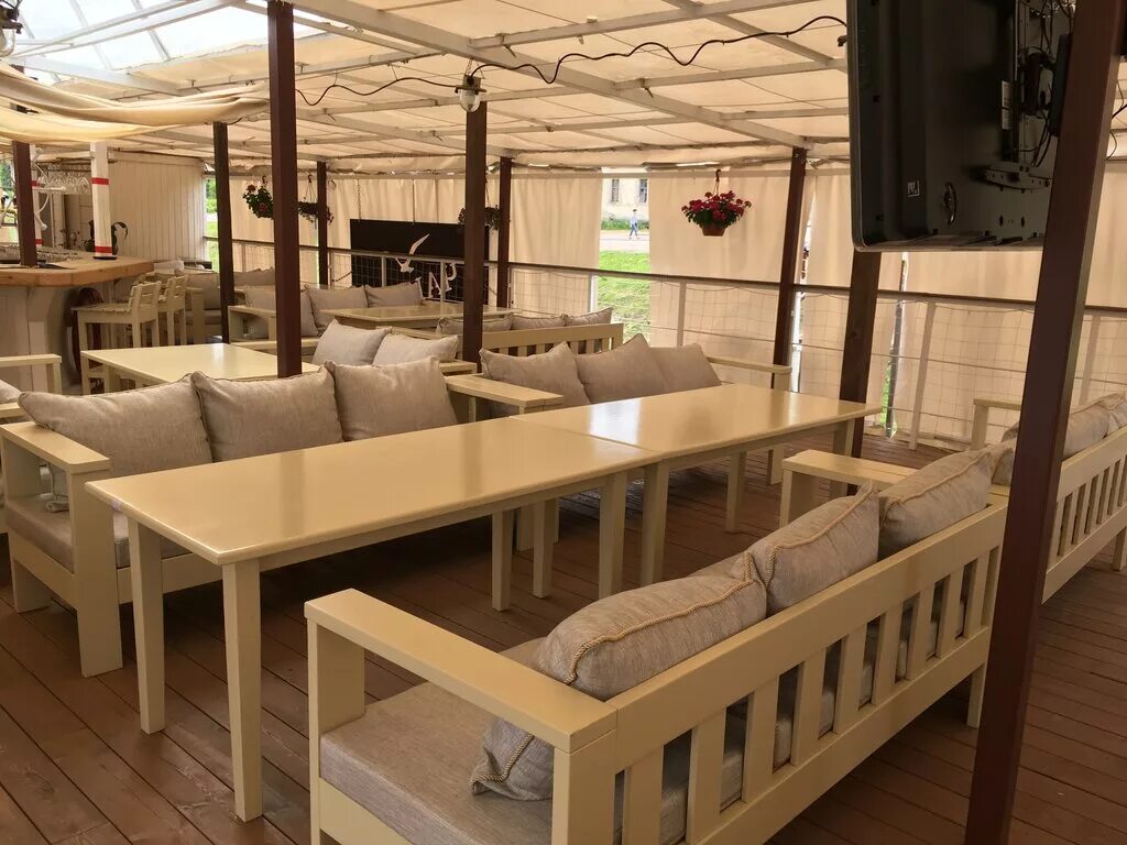 Кафе на набережной псков на реке. Кафе на воде чайка, псков. Дебаркадер «чайка». Кафе чайка псков. Кафе на воде чайка, псков.