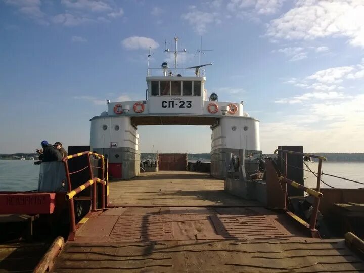 Керченская паромная переправа. Вознесенье подпорожский район паром. Керченский пролив переправа. Грузовой паром. Паром.