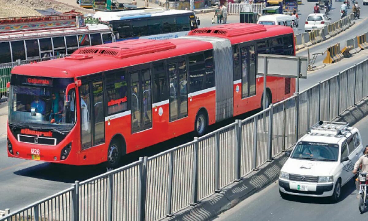 Купить автобус метро. Метробус Лахор. Метробус Карачи. BRT Стамбул. БРТ автобус.