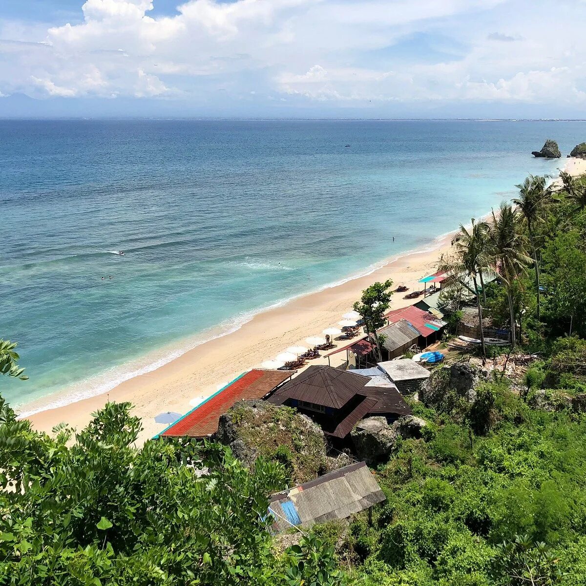 Tom beach. Пляж Нунггалан Бали.