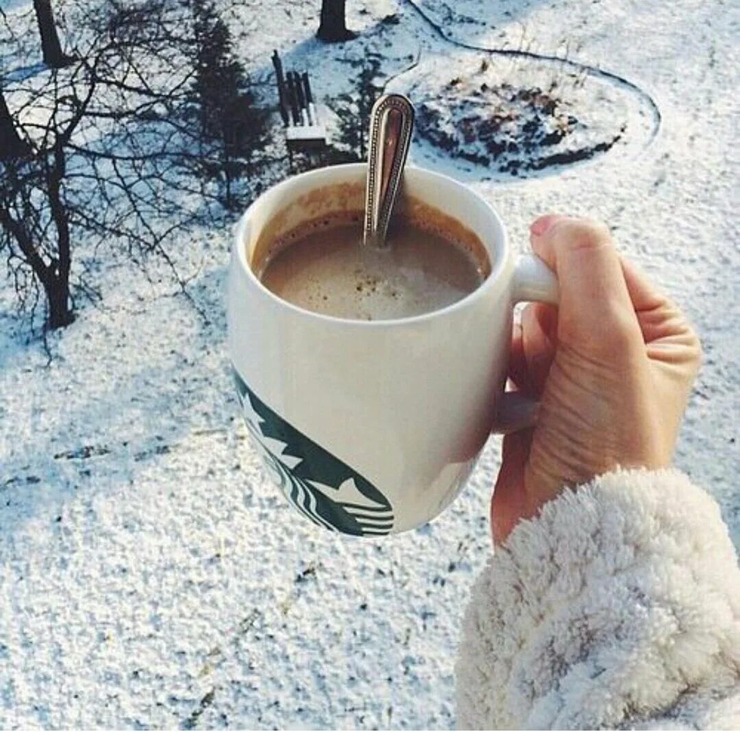 Кофе зимой. Зимний кофе. Чай зимой. Уютная зима. Утро кофе зима.