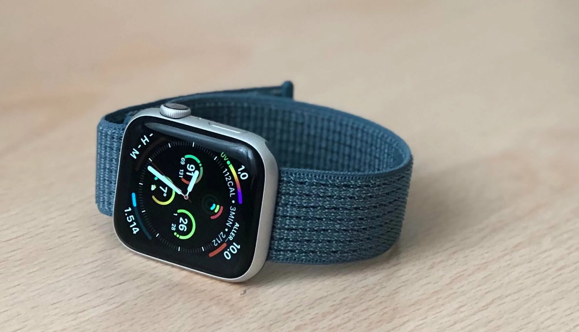 Найк apple. Nike Sport loop. Самсунг вотч 4 найк. Apple watch 8 Nike. Часы эпл мужские зеленые.