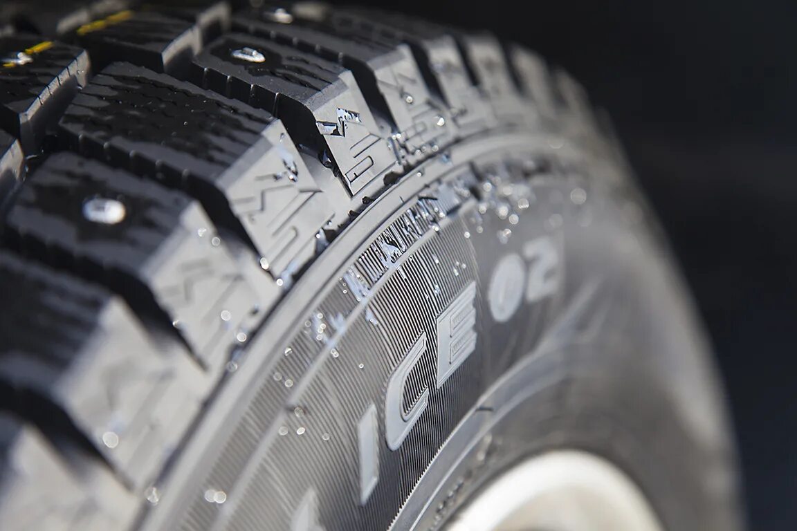 Данлоп шины зимние шипованные. Шины Данлоп зимние. Dunlop Grandtrek Ice 01. Данлоп зимняя резина шипованная. Шипованная резина айс