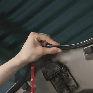 Уплотнитель для капота автомобиля