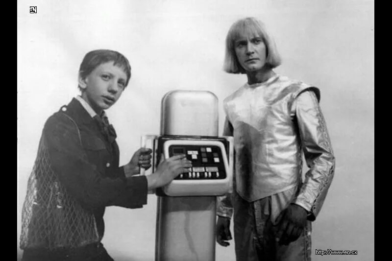 Робот Вертер и Алиса Селезнева. Робот Вертер гостья из будущего. Мелофон гостья из будущего