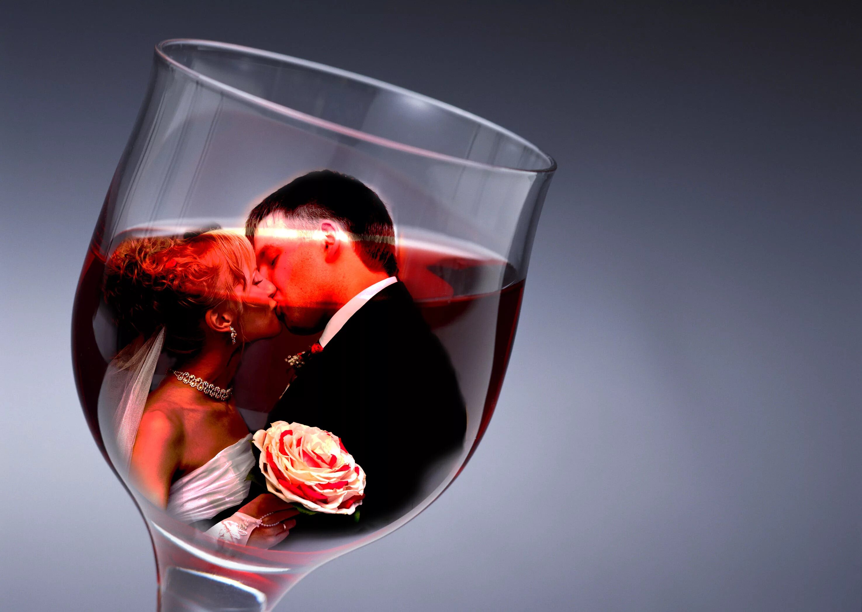 Песня красным вином наполняет бокал она. Бокал любви. Красивые бокалы. Сердце в бокале. Бокал с вином.