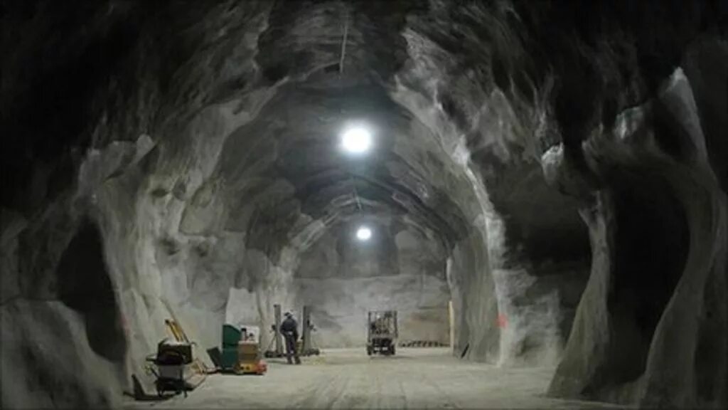 2 км под землей. Лаборатория SNOLAB Канада. Подземная лаборатория SNOLAB.. Китайская подземная лаборатория Цзиньпин. Подземный город в Канаде.