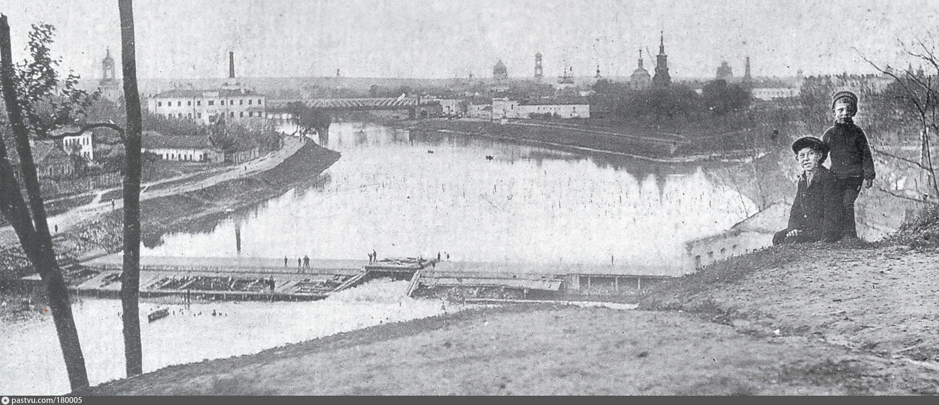 Банный мост в орле проект. Город орел 1950 сквер маяковского. Успенский мужской монастырь г. Мариинский мост орел. Банный мост орел.