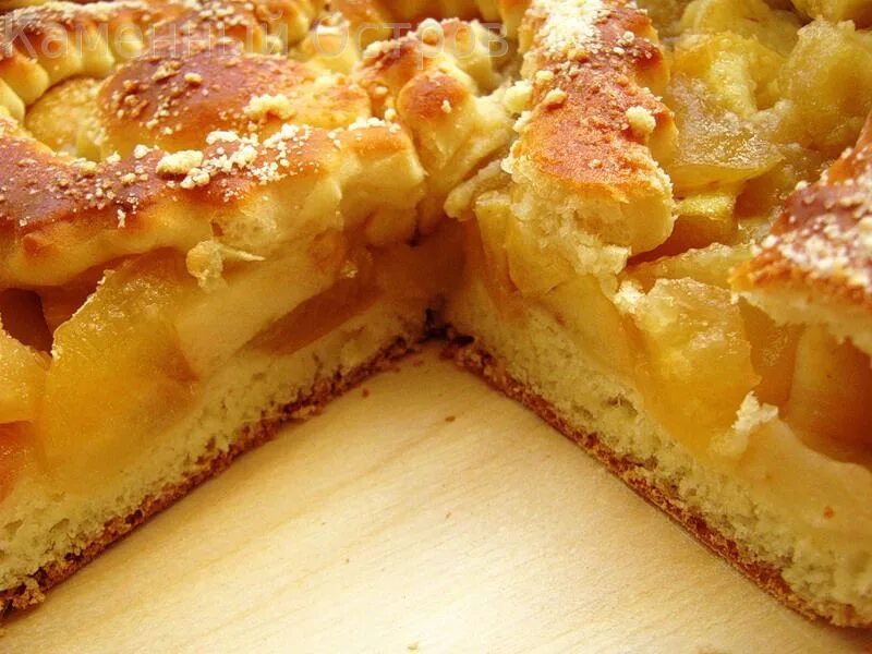 Как испечь пирог в духовке. Дрожжевой пирог с яблоками. пирог с яблоками из дрожжевого теста. сдобный пирог с яблоками. яблочный пирог из дрожжевого теста.