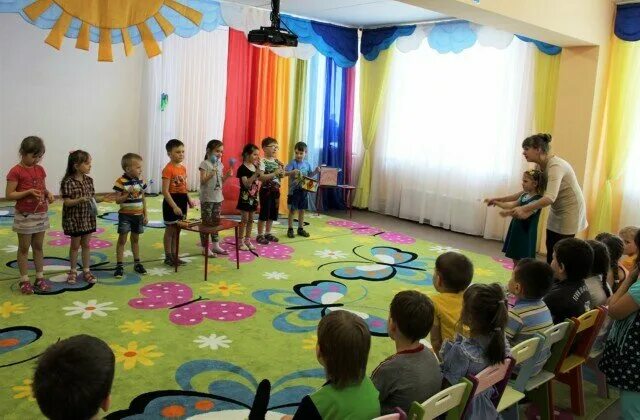 Обуховский детский сад 2 улыбка. Сад обухово. Обуховский детский сад 2. Детский сад дельфиненок калуга. Детский сад дельфиненок обухово заведующая.