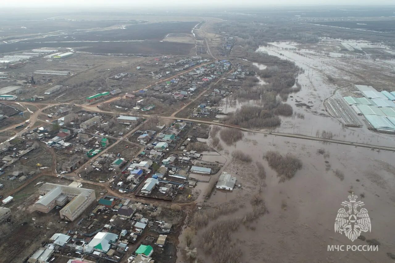 Когда закончится паводок в оренбургской области. Посёлок горный Оренбургская область. Горный (Оренбургский район). Река Каргалка в Оренбургской области. Поселок.