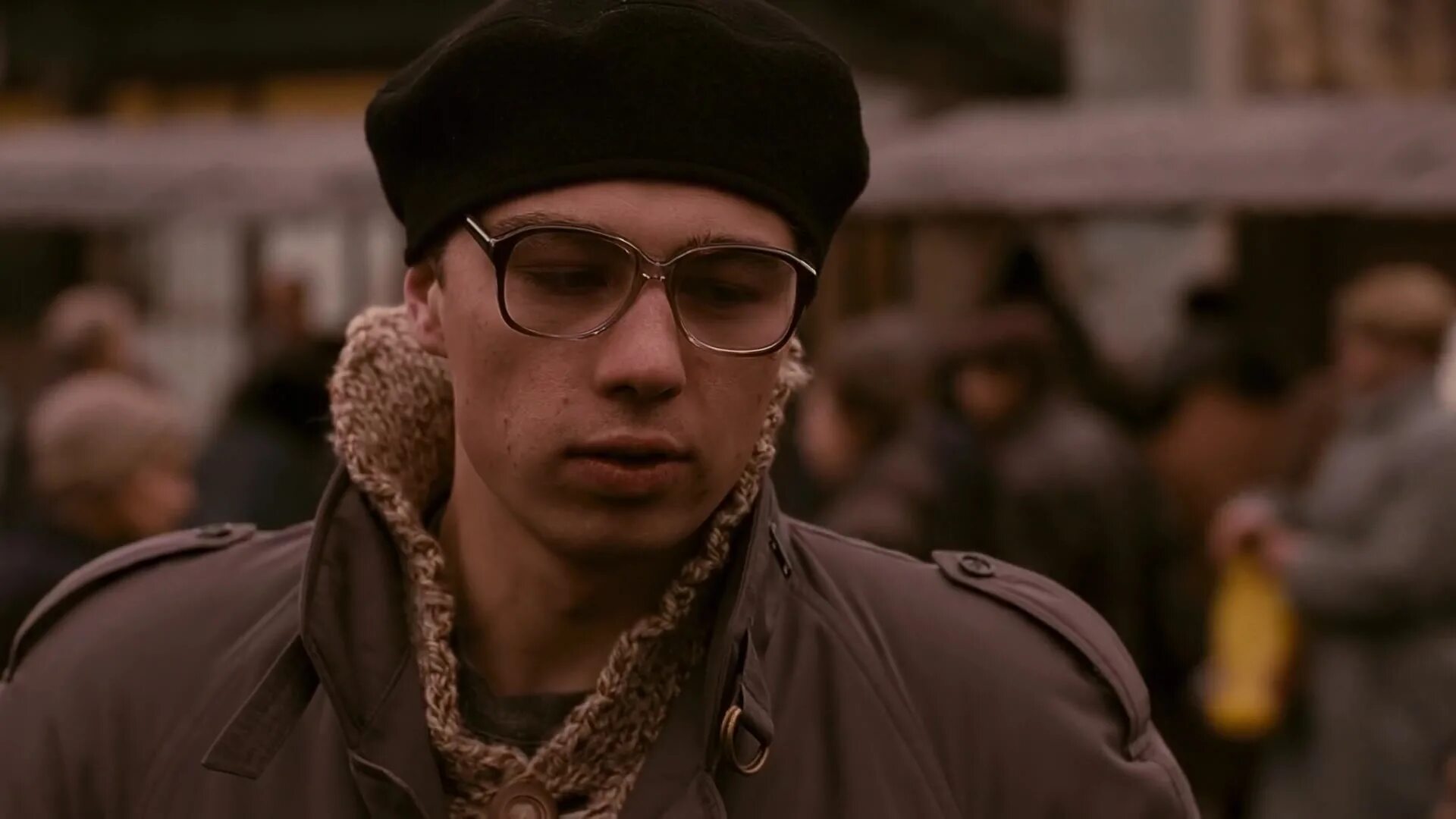 брат сериал 1997. сергей бодров брат кадры 1997. фильм брат 2012 нидерланды. заметный брат. балабанов в фильме брат.