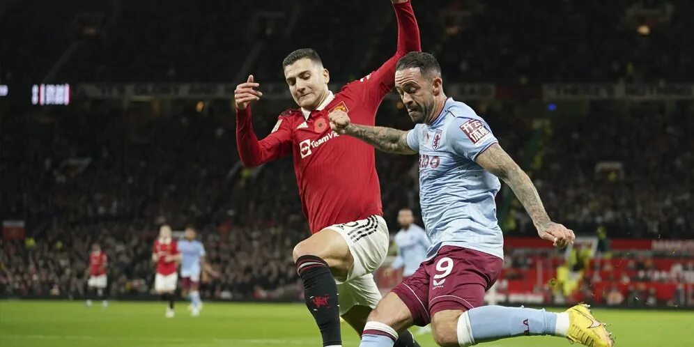 Manchester united vs aston villa. Холланд vs ман юнайтед. Manchester united vs aston villa live. Дэнни ингс астон вилла. Манчестер юнайтед.