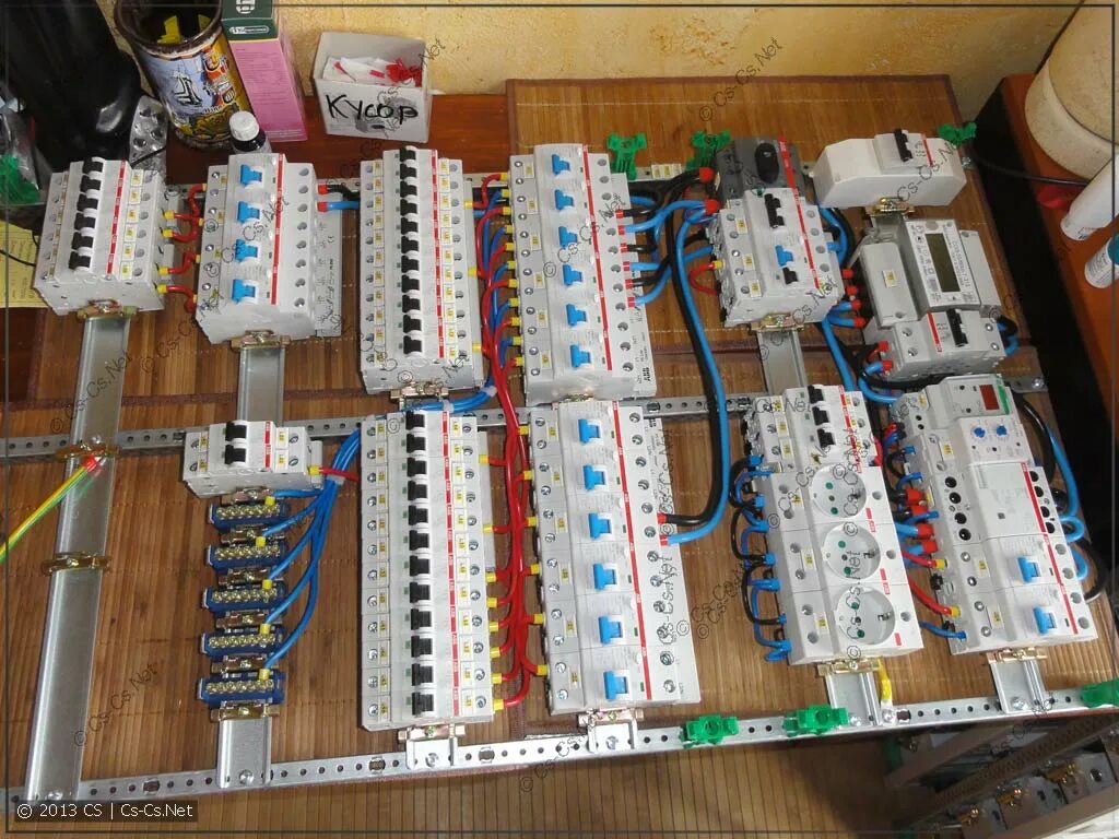 Https cs cs net. CS CS-230 блок питания. Электрошкаф квартира CS CS. Распред щит CS CS. CS-CS.net.