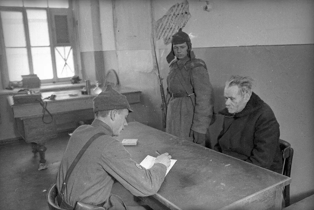 Явка в истории. Допрос бургомистра Керчи т.в. Токарева. Керчь, зима 1942 г. Следователь НКВД 1937.