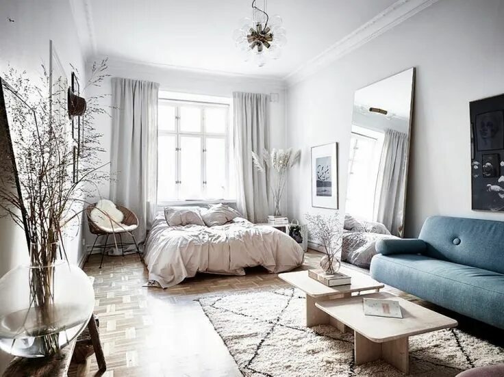 Пинтерест дизайн интерьера однокомнатной квартиры Two Takes On The Same Super-Small Apartment Small apartment design, Apartment de